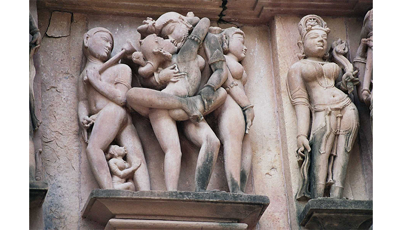 カジュラーホのタントラ寺院遺跡群のレリーフ